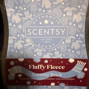 Scentsy Fluffy Fleece Scented Wax Brick - Blue and Red
